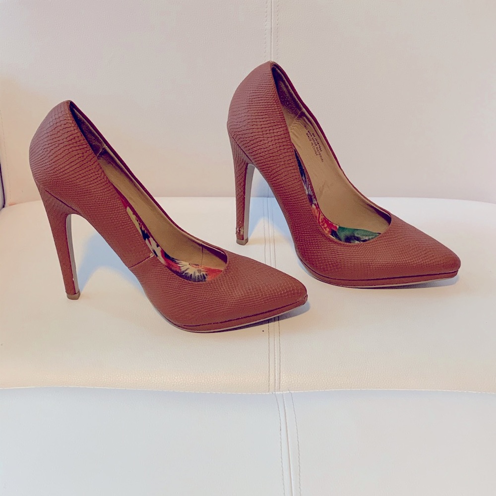 Brown snake skin heel